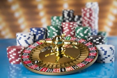 gacor99 platform showing live-dealer table on mobile phone with HD video stream and betting controls